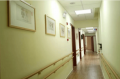 可享受一对一24小时贴身照护+专属干涉方案+医疗